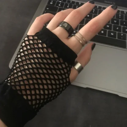 Elastic Short Fishnet Gloves - Image 4