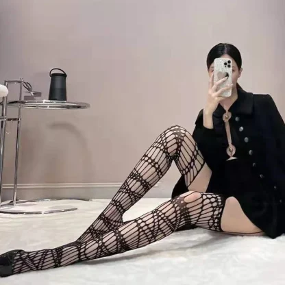 Stylish Fishnet Suspender Stocking - Image 5